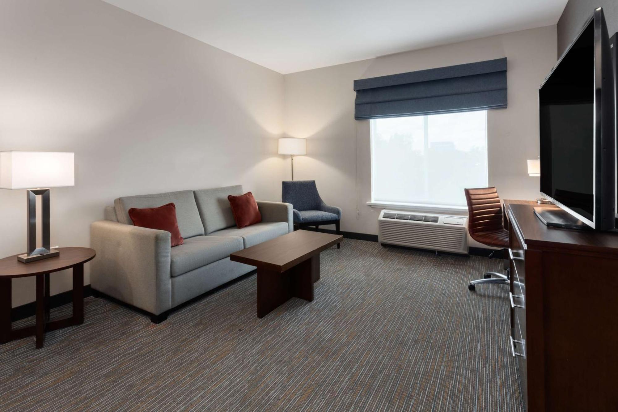 Hampton Inn By Hilton Nashville Airport Century Place Екстериор снимка