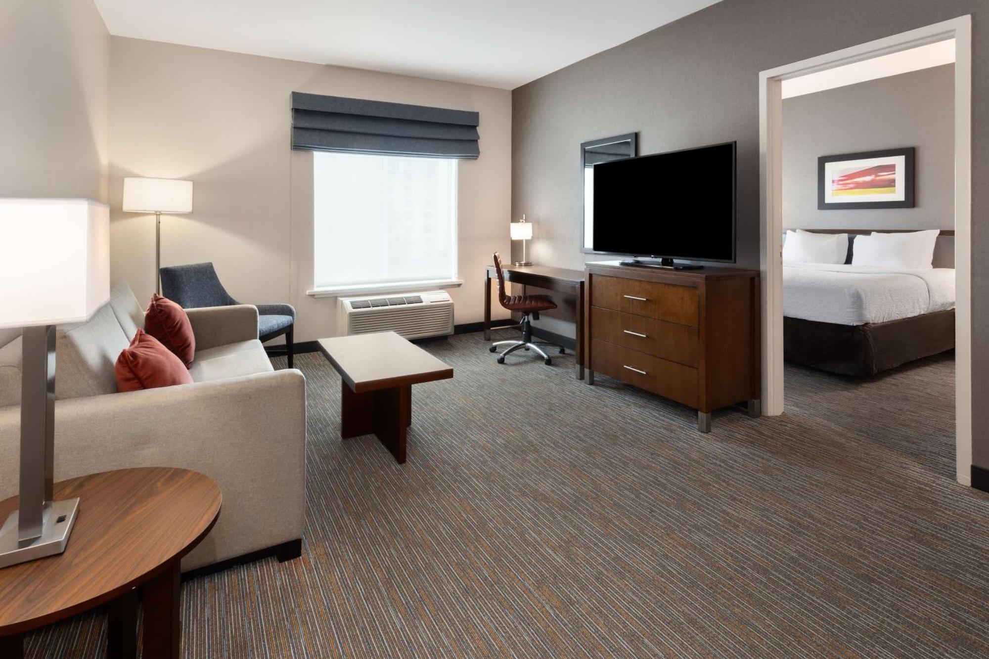 Hampton Inn By Hilton Nashville Airport Century Place Екстериор снимка