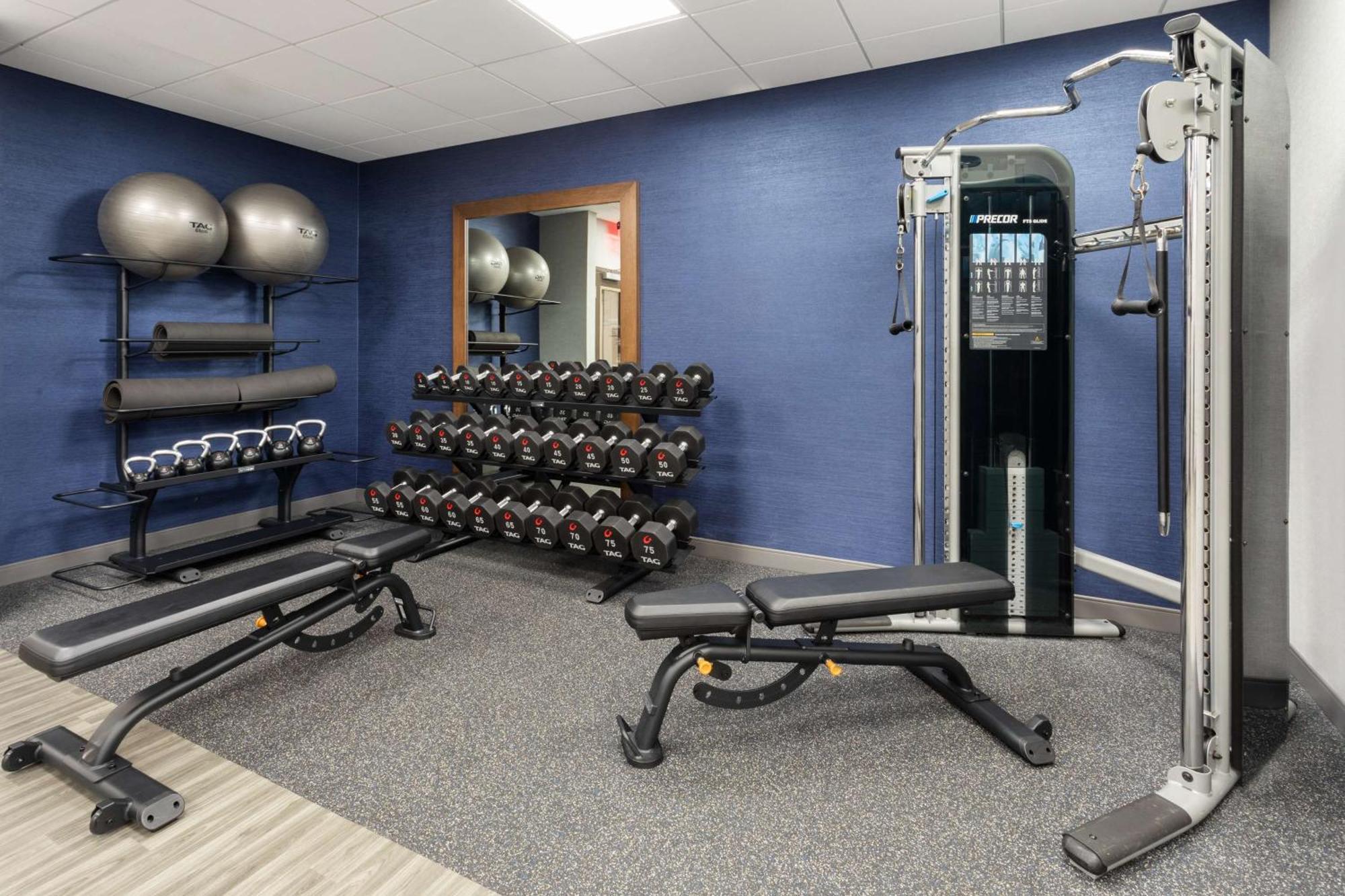 Hampton Inn By Hilton Nashville Airport Century Place Екстериор снимка