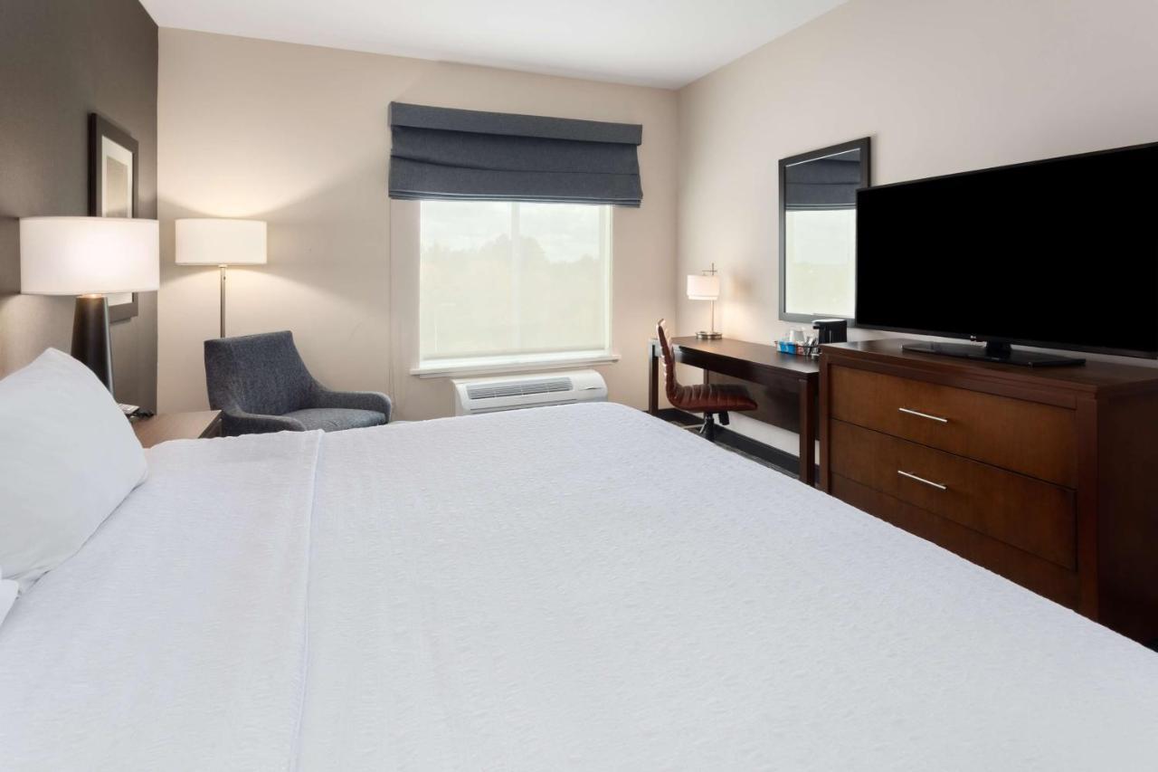 Hampton Inn By Hilton Nashville Airport Century Place Екстериор снимка