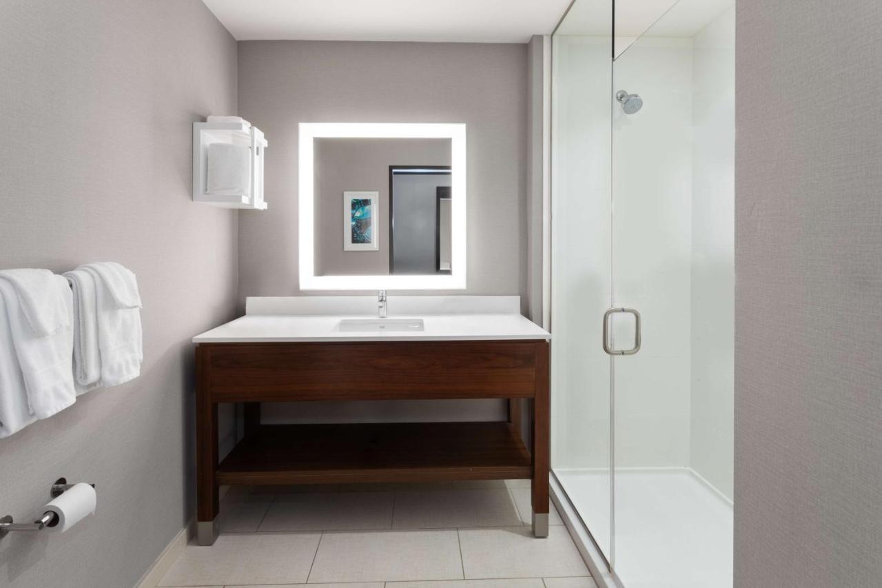 Hampton Inn By Hilton Nashville Airport Century Place Екстериор снимка